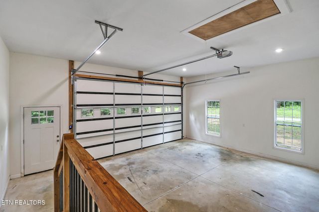 528 St Anthony Drive, Jamestown, TN 38556