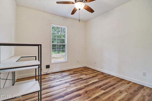 528 St Anthony Drive, Jamestown, TN 38556