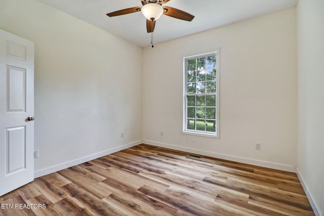 528 St Anthony Drive, Jamestown, TN 38556