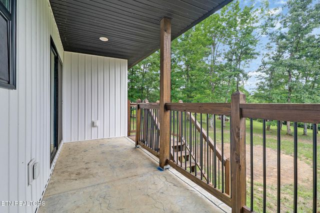528 St Anthony Drive, Jamestown, TN 38556