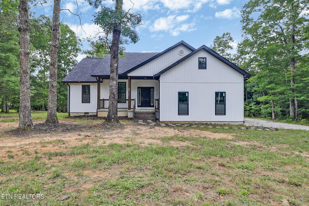 528 St Anthony Drive, Jamestown, TN 38556