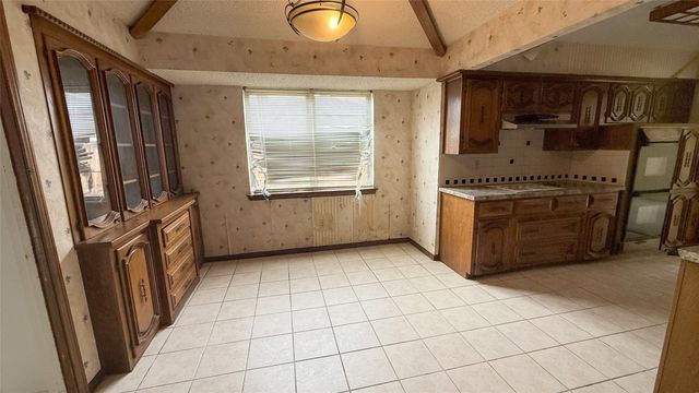 1004 Rosewood Drive, Desoto, TX 75115
