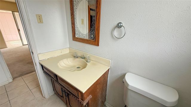 1004 Rosewood Drive, Desoto, TX 75115
