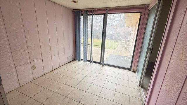 1004 Rosewood Drive, Desoto, TX 75115