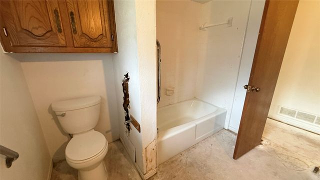 1004 Rosewood Drive, Desoto, TX 75115