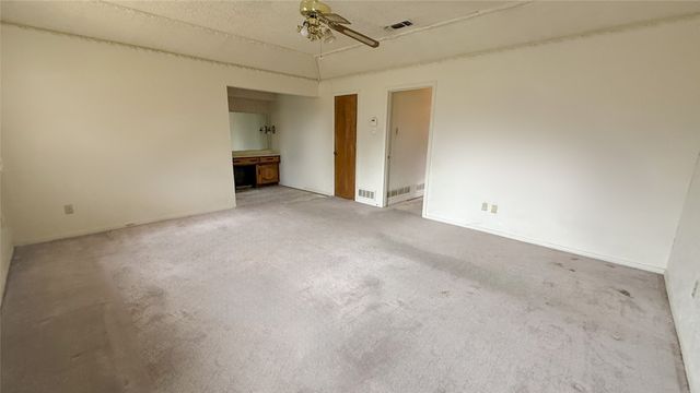 1004 Rosewood Drive, Desoto, TX 75115