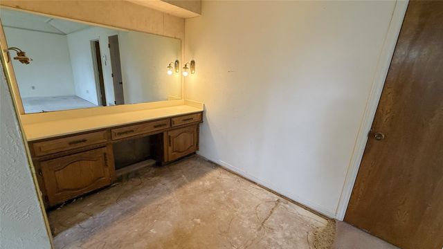 1004 Rosewood Drive, Desoto, TX 75115
