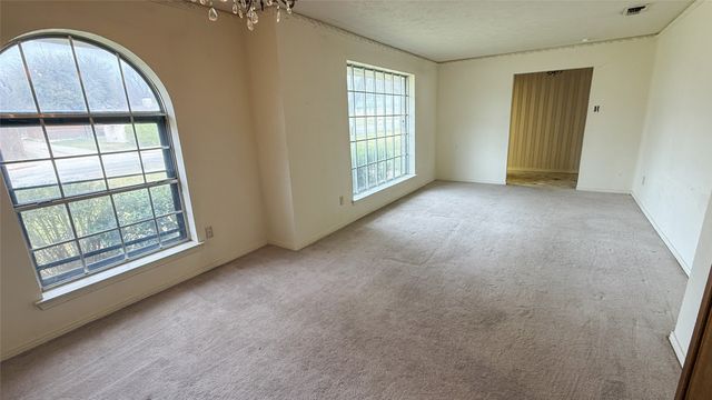 1004 Rosewood Drive, Desoto, TX 75115