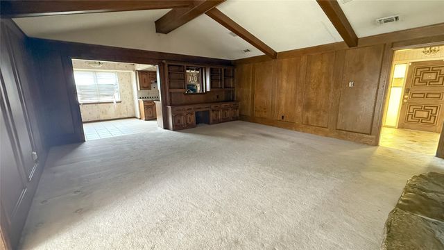 1004 Rosewood Drive, Desoto, TX 75115