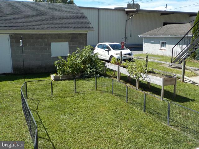 174 E EMAUS ST, Middletown, PA 17057