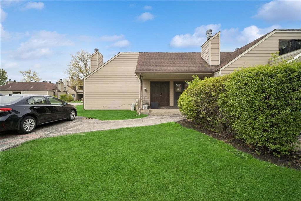3309 Beacon Street 62, North Chicago, IL 60064