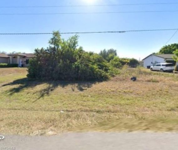 3305 23rd ST SW, Lehigh Acres, FL 33976