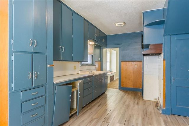 2739 N 11th Street, Kansas City, KS 66104