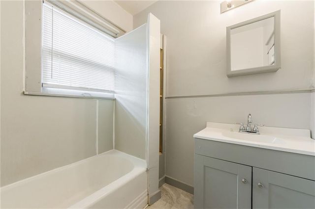 2739 N 11th Street, Kansas City, KS 66104