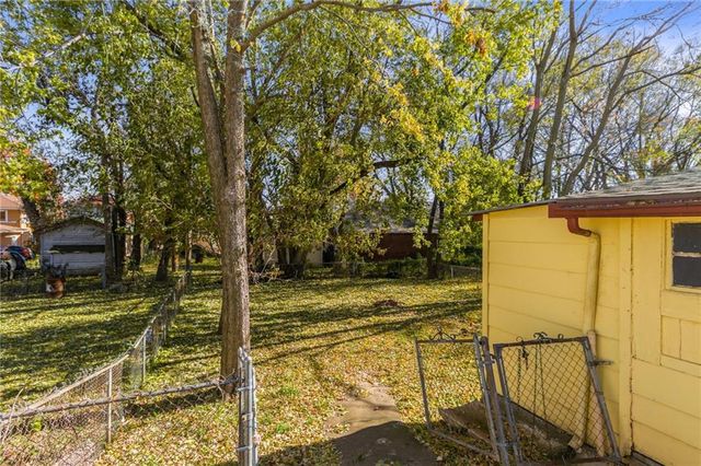 2739 N 11th Street, Kansas City, KS 66104