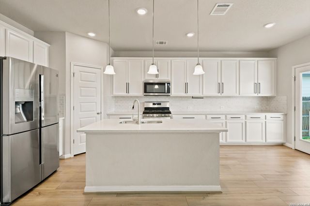 11652 Folsom Pass, San Antonio, TX 78245