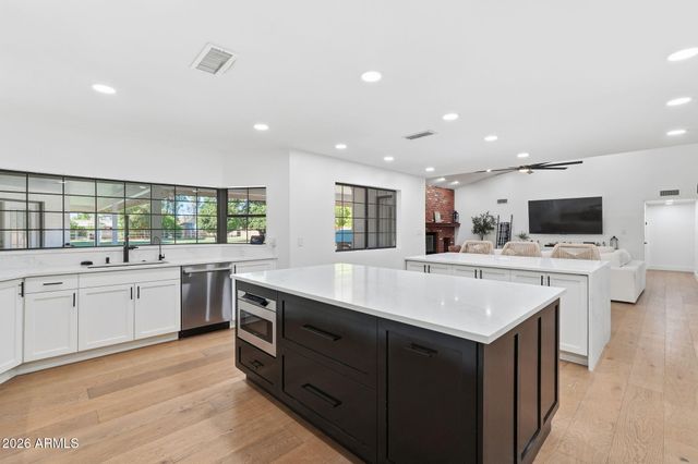 646 E LEAH Lane, Gilbert, AZ 85234