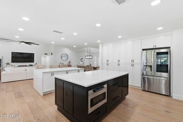 646 E LEAH Lane, Gilbert, AZ 85234