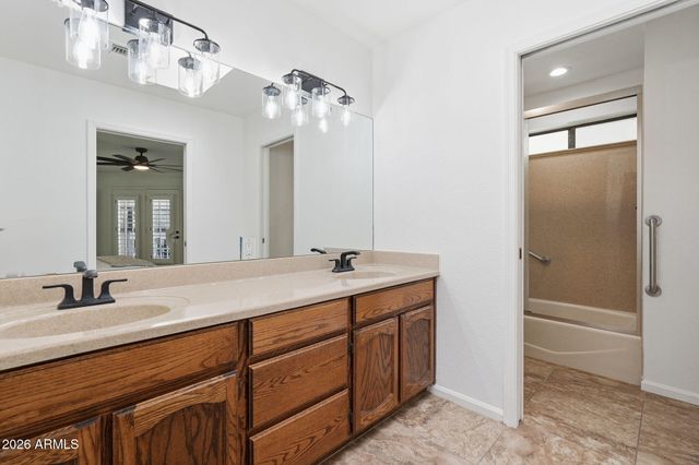 646 E LEAH Lane, Gilbert, AZ 85234
