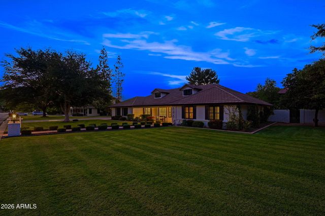 646 E LEAH Lane, Gilbert, AZ 85234