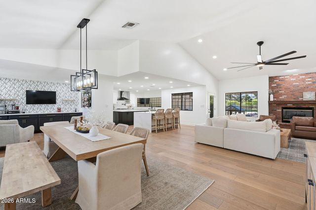 646 E LEAH Lane, Gilbert, AZ 85234