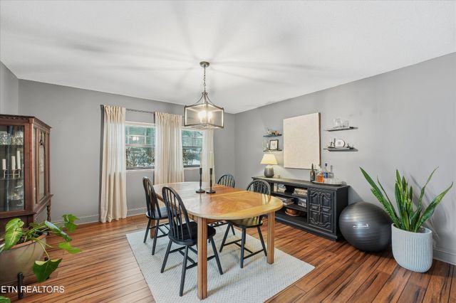 5127 Rebecca Lane, Knoxville, TN 37920