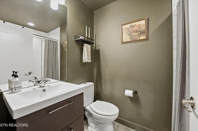 5127 Rebecca Lane, Knoxville, TN 37920