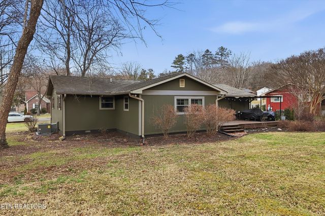 5127 Rebecca Lane, Knoxville, TN 37920