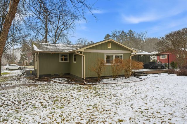 5127 Rebecca Lane, Knoxville, TN 37920