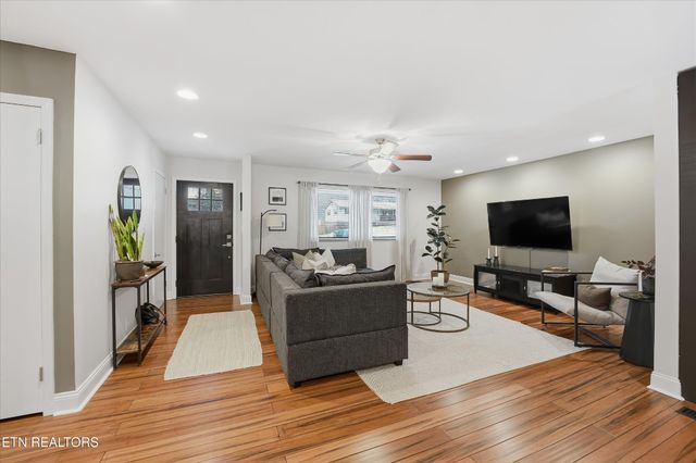 5127 Rebecca Lane, Knoxville, TN 37920