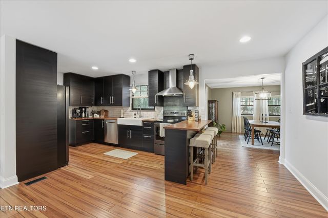 5127 Rebecca Lane, Knoxville, TN 37920