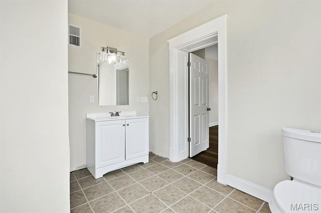 5946 Julian Avenue, St Louis, MO 63112
