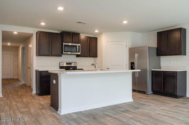 635 Avington Lane NE, Leland, NC 28451