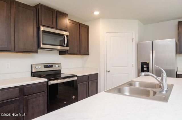 635 Avington Lane NE, Leland, NC 28451