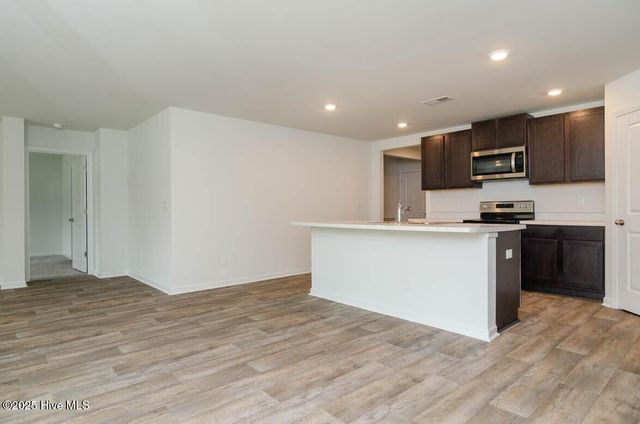 635 Avington Lane NE, Leland, NC 28451