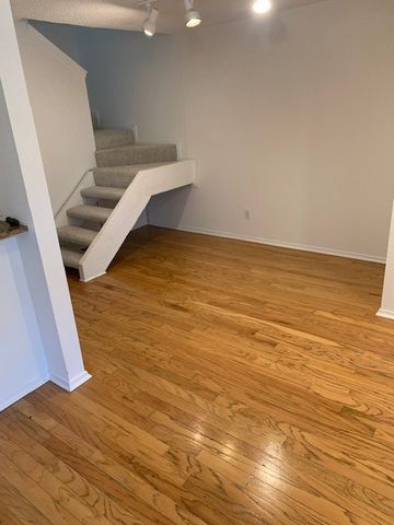 5757 E UNIVERSITY Boulevard 27 Y, Dallas, TX 75206