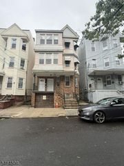 135 Ridge St, Newark City, NJ 07104
