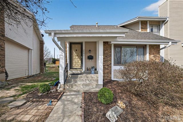 2891 Fairways Circle O, Unincorporated, MO 63303