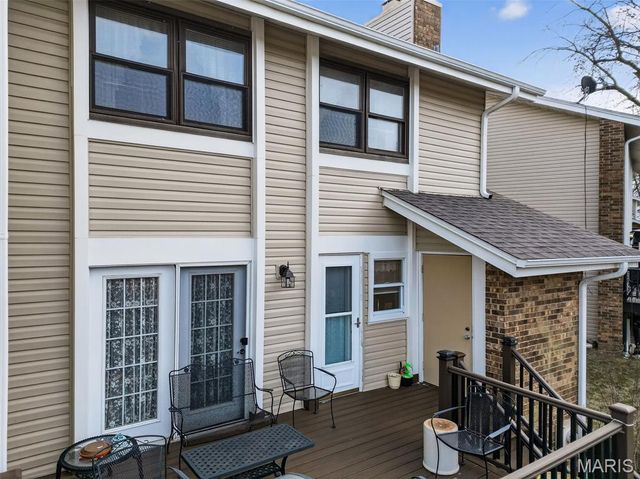 2891 Fairways Circle O, Unincorporated, MO 63303