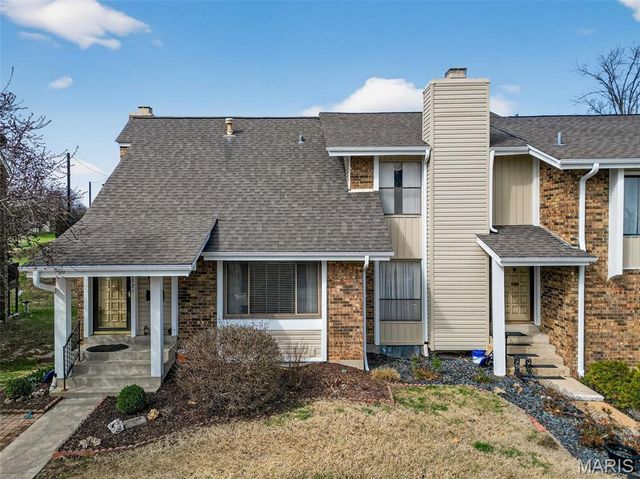 2891 Fairways Circle O, Unincorporated, MO 63303