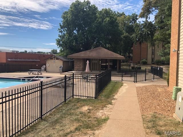 2891 Fairways Circle O, Unincorporated, MO 63303