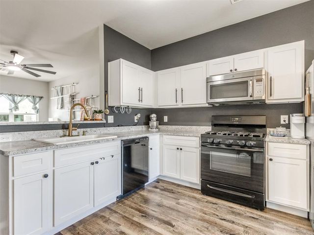 1325 Peridot Lane, Noble, OK 73068