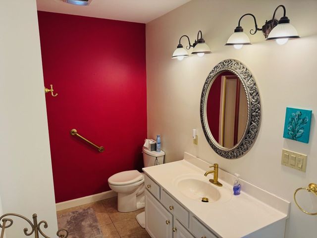 3 Abbey Ln Unit 7, Meredith, NH 03253