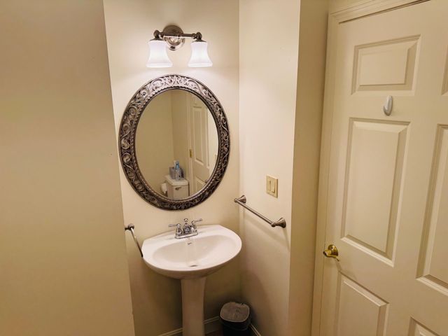 3 Abbey Ln Unit 7, Meredith, NH 03253