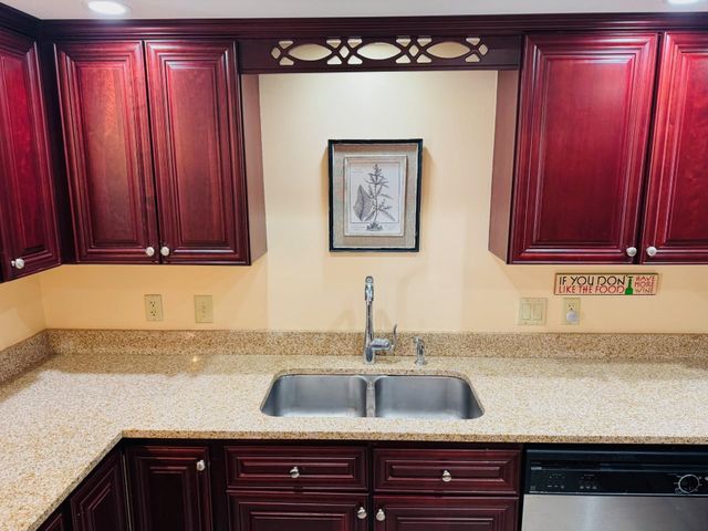 3 Abbey Ln Unit 7, Meredith, NH 03253