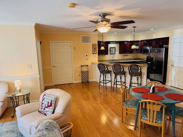 3 Abbey Ln Unit 7, Meredith, NH 03253