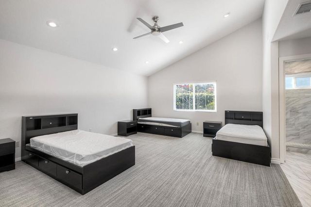 6809 11 Corintia Street, Carlsbad, CA 92009