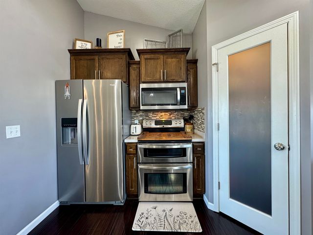 2700 Heritage Ct, Minot, ND 58703
