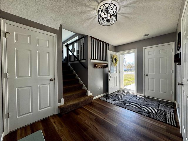 2700 Heritage Ct, Minot, ND 58703