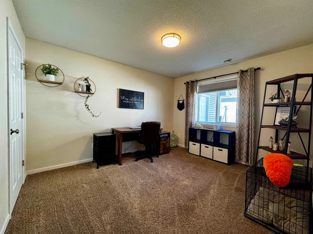 2700 Heritage Ct, Minot, ND 58703